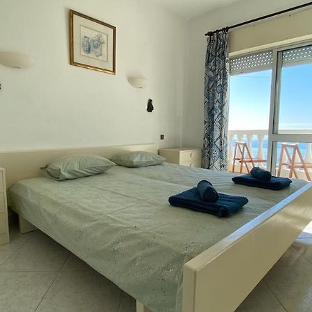 Rosa Guest House #6 - Com Vista Mar, Mesmo Em Frente A Praia Do Inatel Em อัลบูเฟรา ภายนอก รูปภาพ
